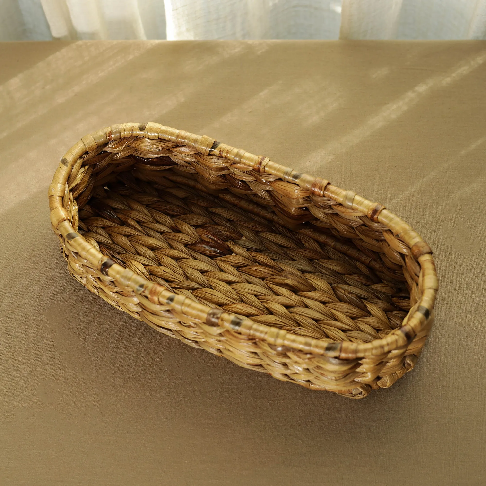 Eco-Friendly Water Hyacinth Oval Tray 02