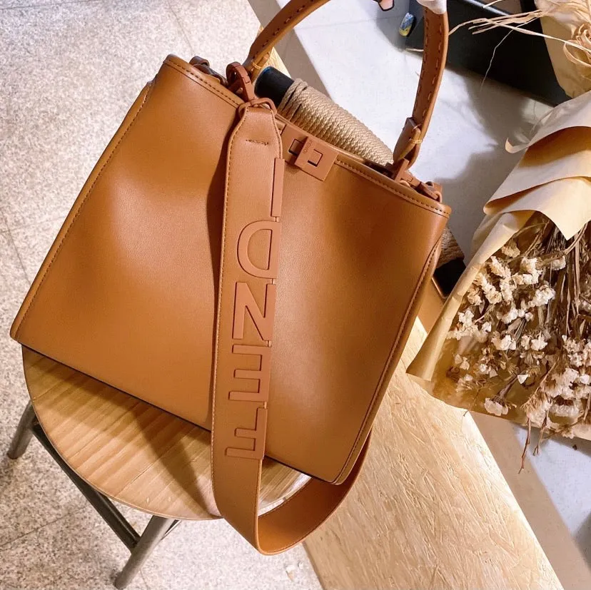 Fendi woman Totes