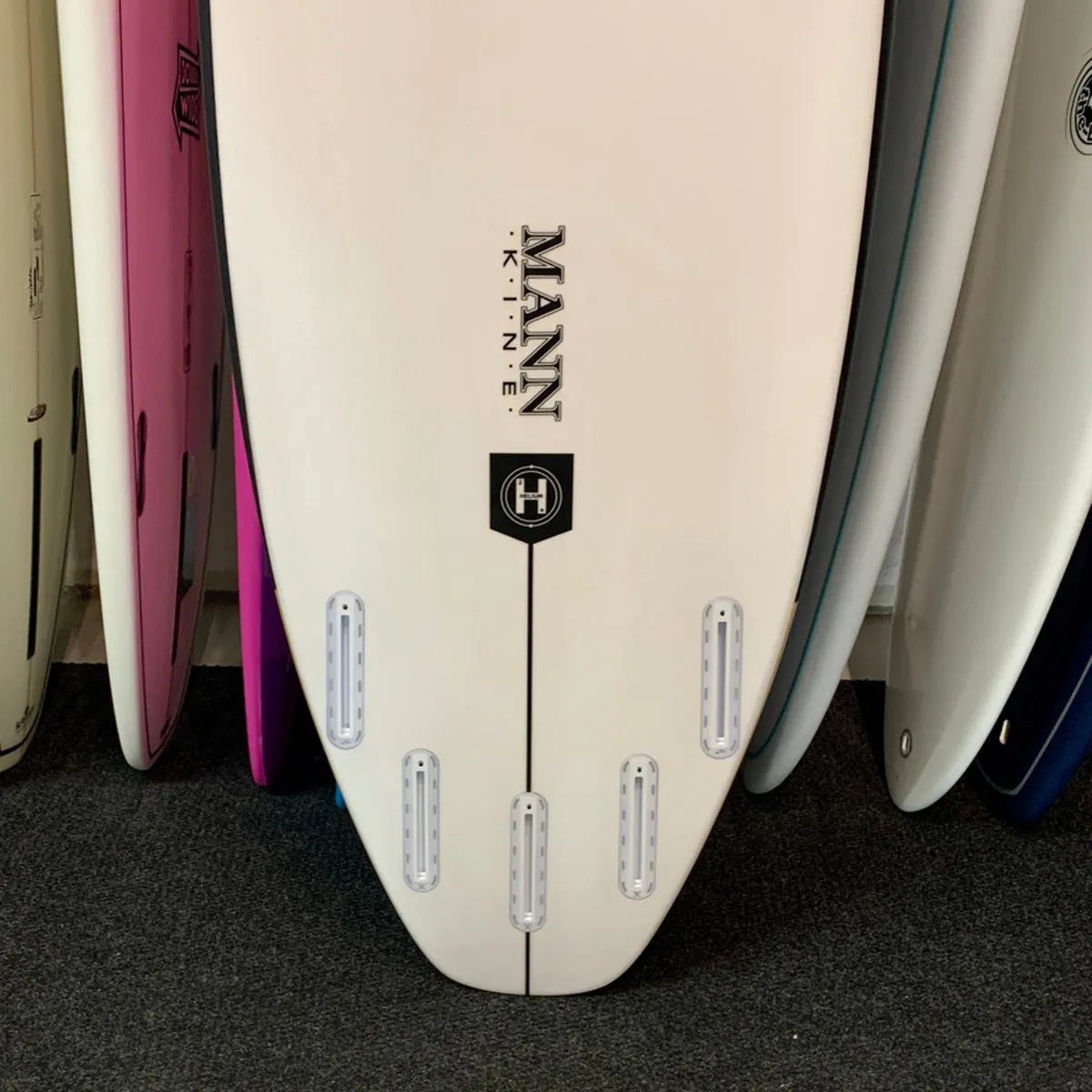 Firewire Dominator 2.0 Black 5'11 HE Futures