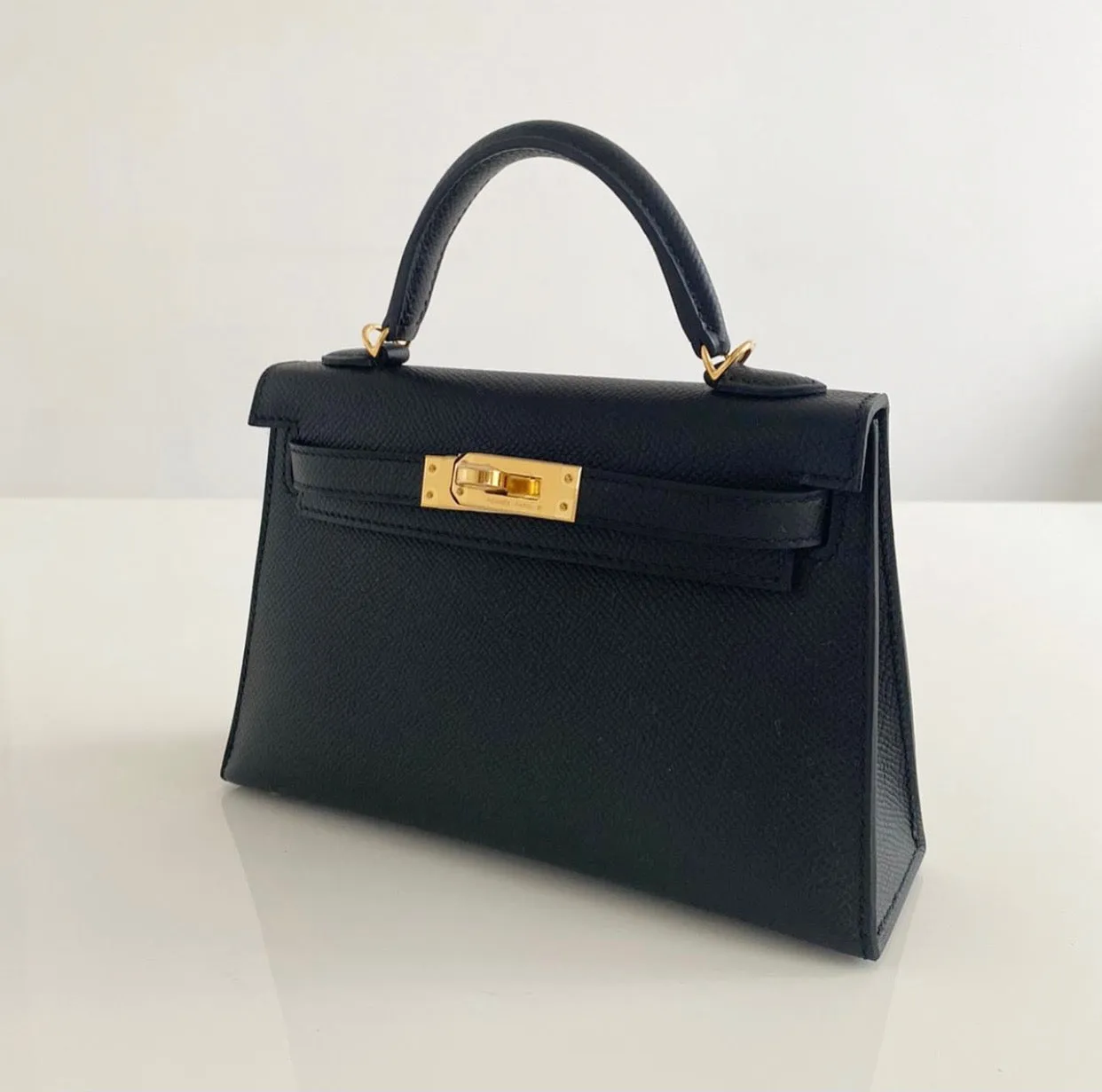 Hermès Kelly 20 Black Epsom Gold Hardware