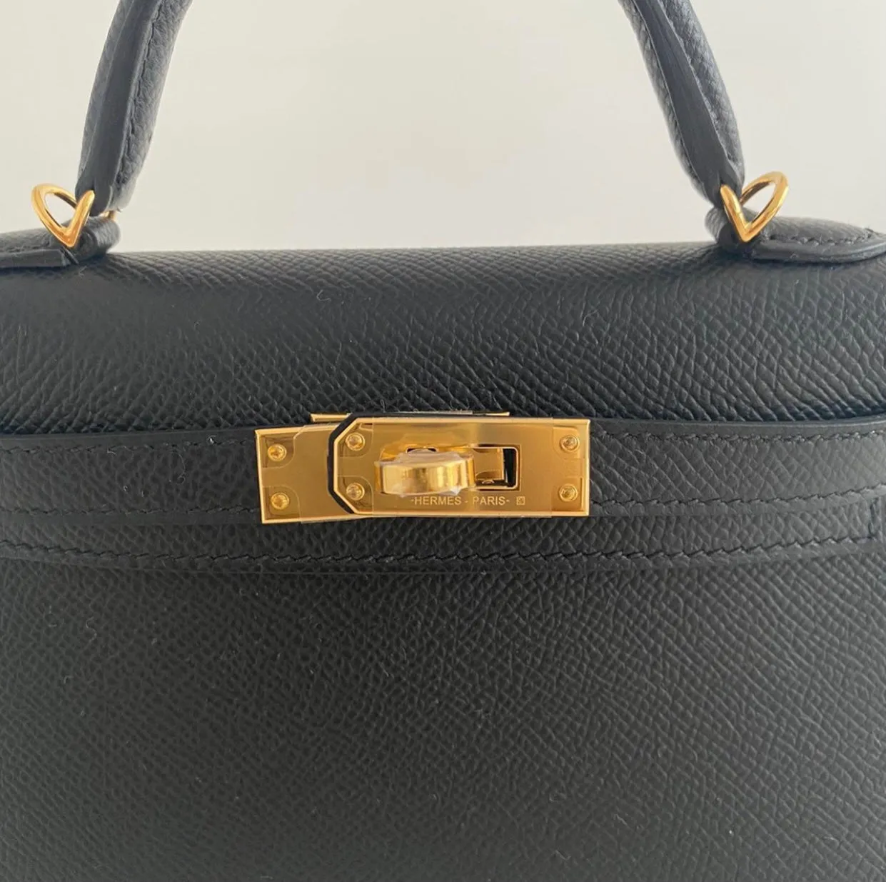 Hermès Kelly 20 Black Epsom Gold Hardware