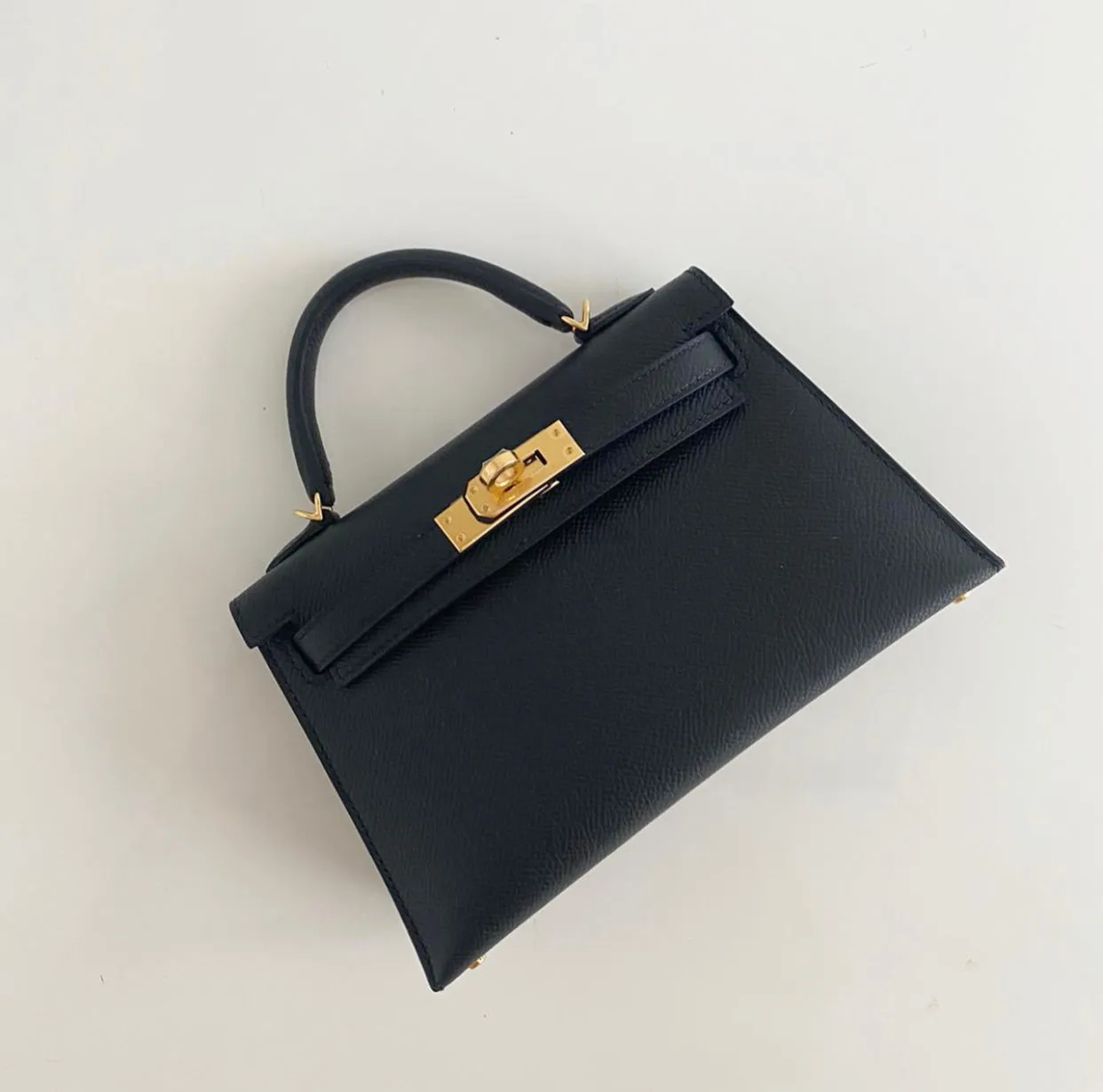 Hermès Kelly 20 Black Epsom Gold Hardware