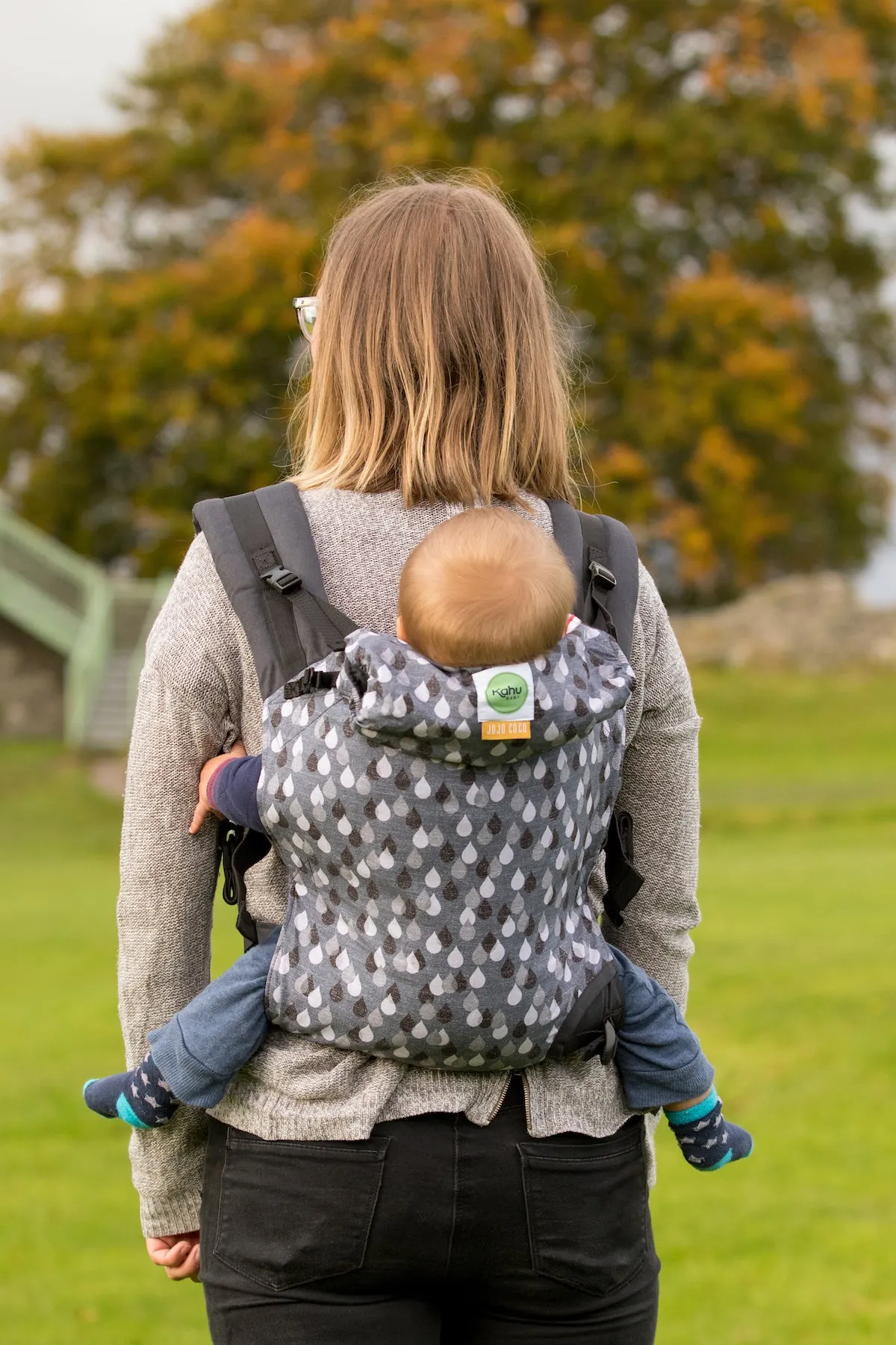 KahuBaby Carrier - Jojo Coco Design - Grey Lakeland Rain