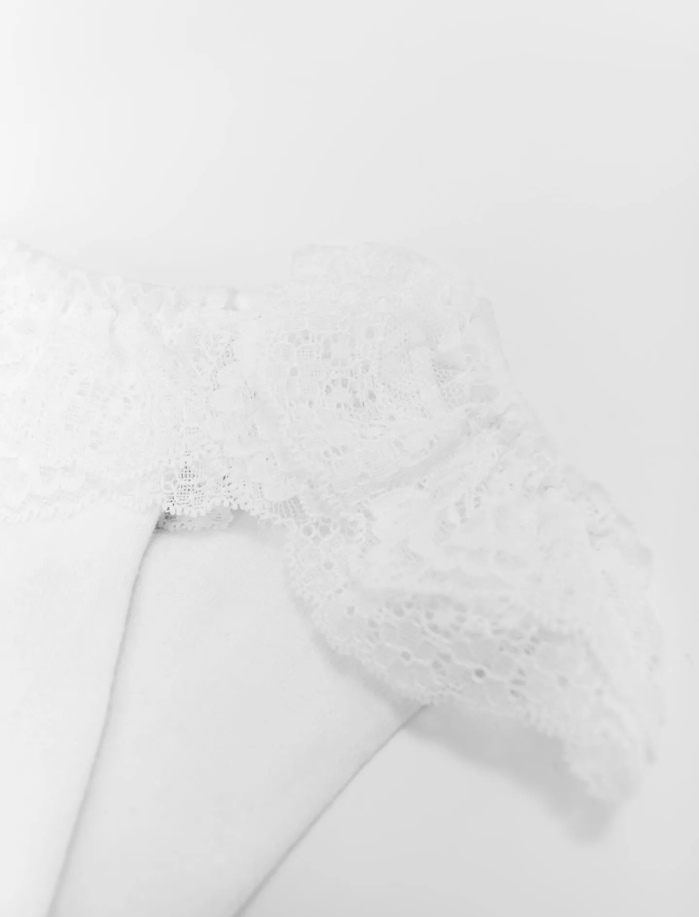 LACE FRILL SOCKS