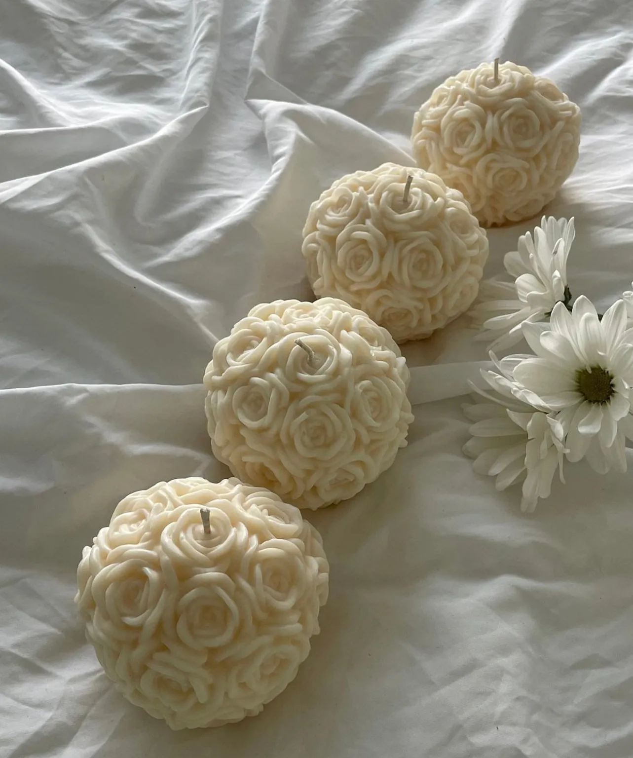 Rose soy candle, decorative candle, home decor, floral centerpiece, unique gift,handmade candle, sphere, romantic lighting, sculpted wax art