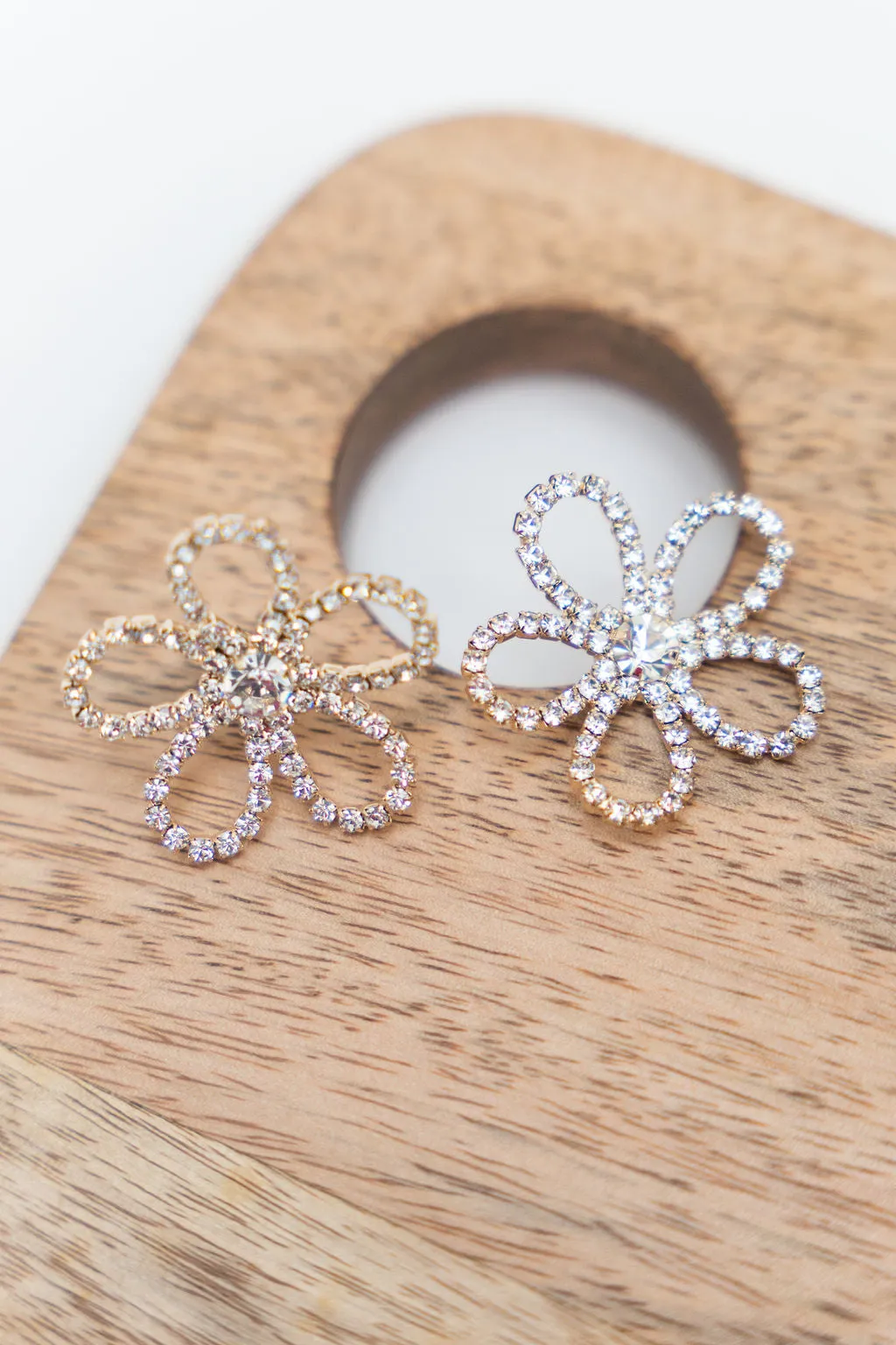 Shining Daisies Stud Earrings