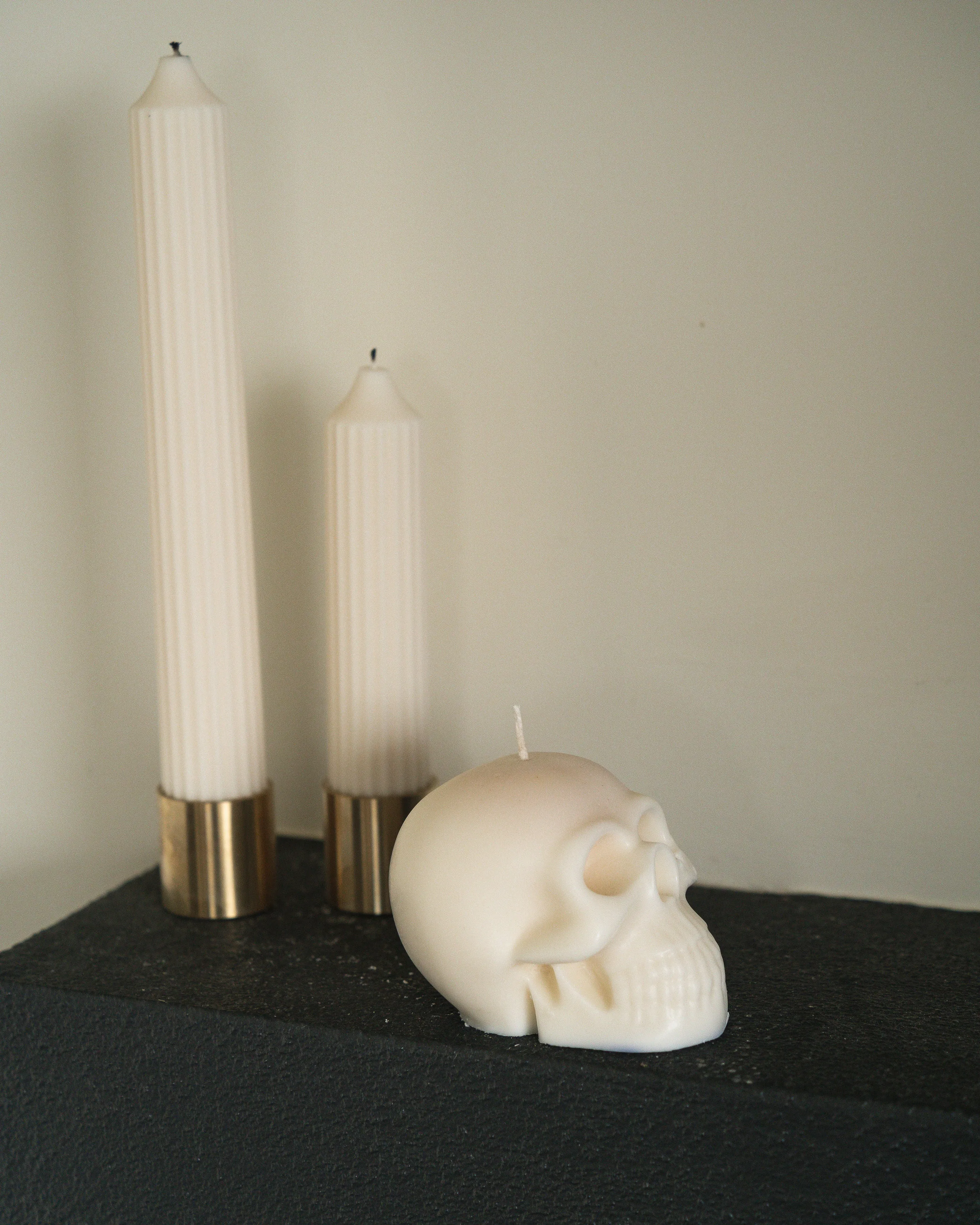 Skull Soy Wax  Candle,  Gothic Skull Candle, Unique Design, Spooky Halloween Decor, Dark Aesthetic Home Accessory, Alternative Candle Gift, Creepy Wax Sculpture, Unusual Home Decor, Gothic Gift Idea, Intricate Skull Detail, Handcrafted Candle Art