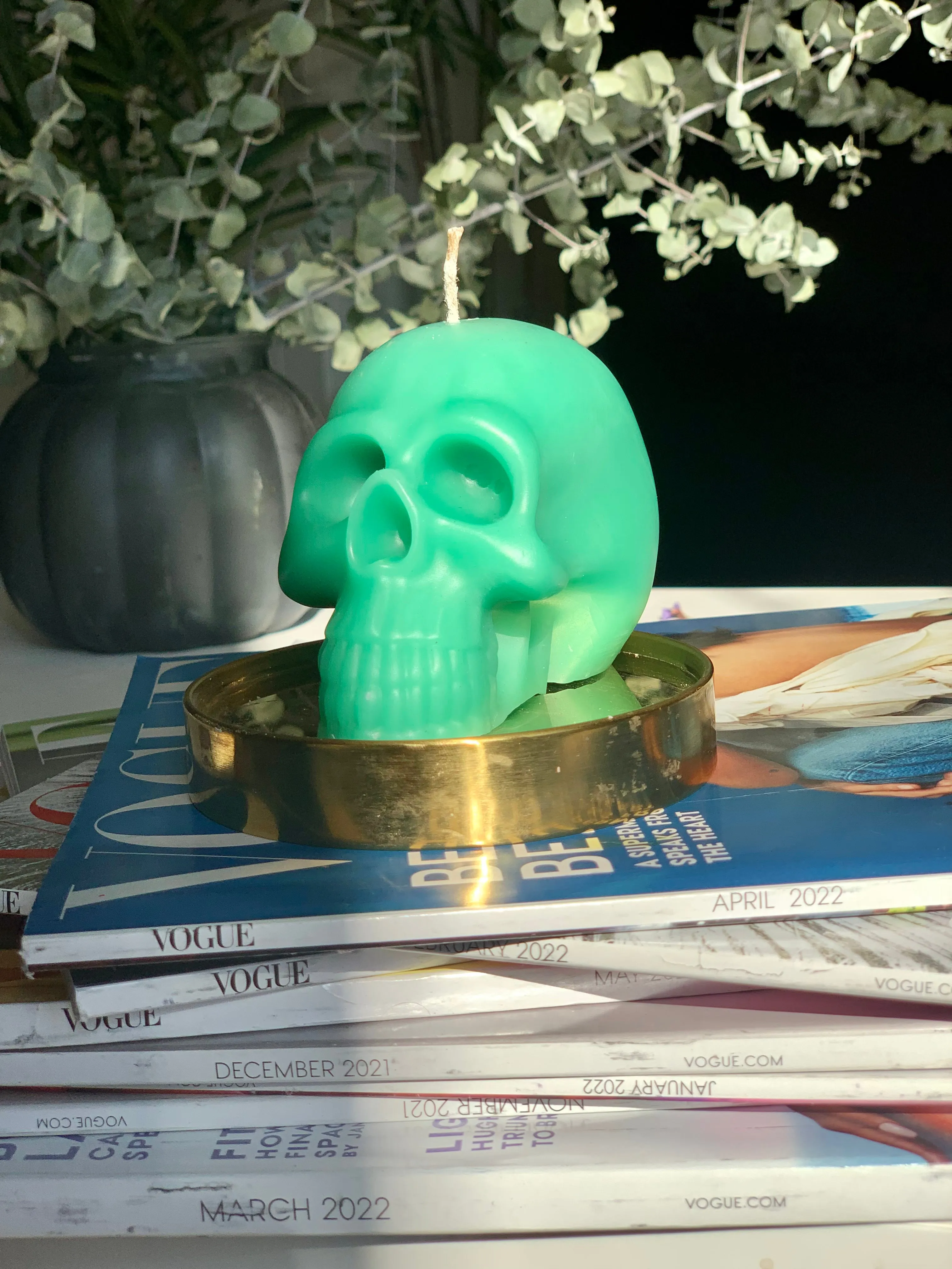 Skull Soy Wax  Candle,  Gothic Skull Candle, Unique Design, Spooky Halloween Decor, Dark Aesthetic Home Accessory, Alternative Candle Gift, Creepy Wax Sculpture, Unusual Home Decor, Gothic Gift Idea, Intricate Skull Detail, Handcrafted Candle Art